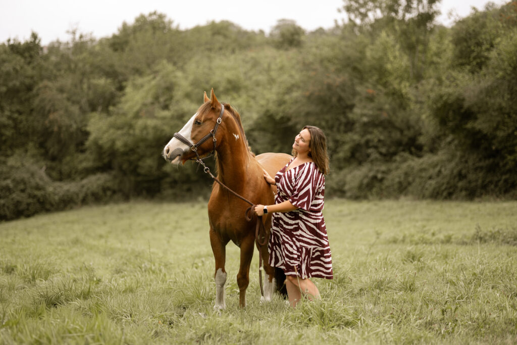 Séance photo cheval naturelle réalisée par photographe équin professionnel en Calvados