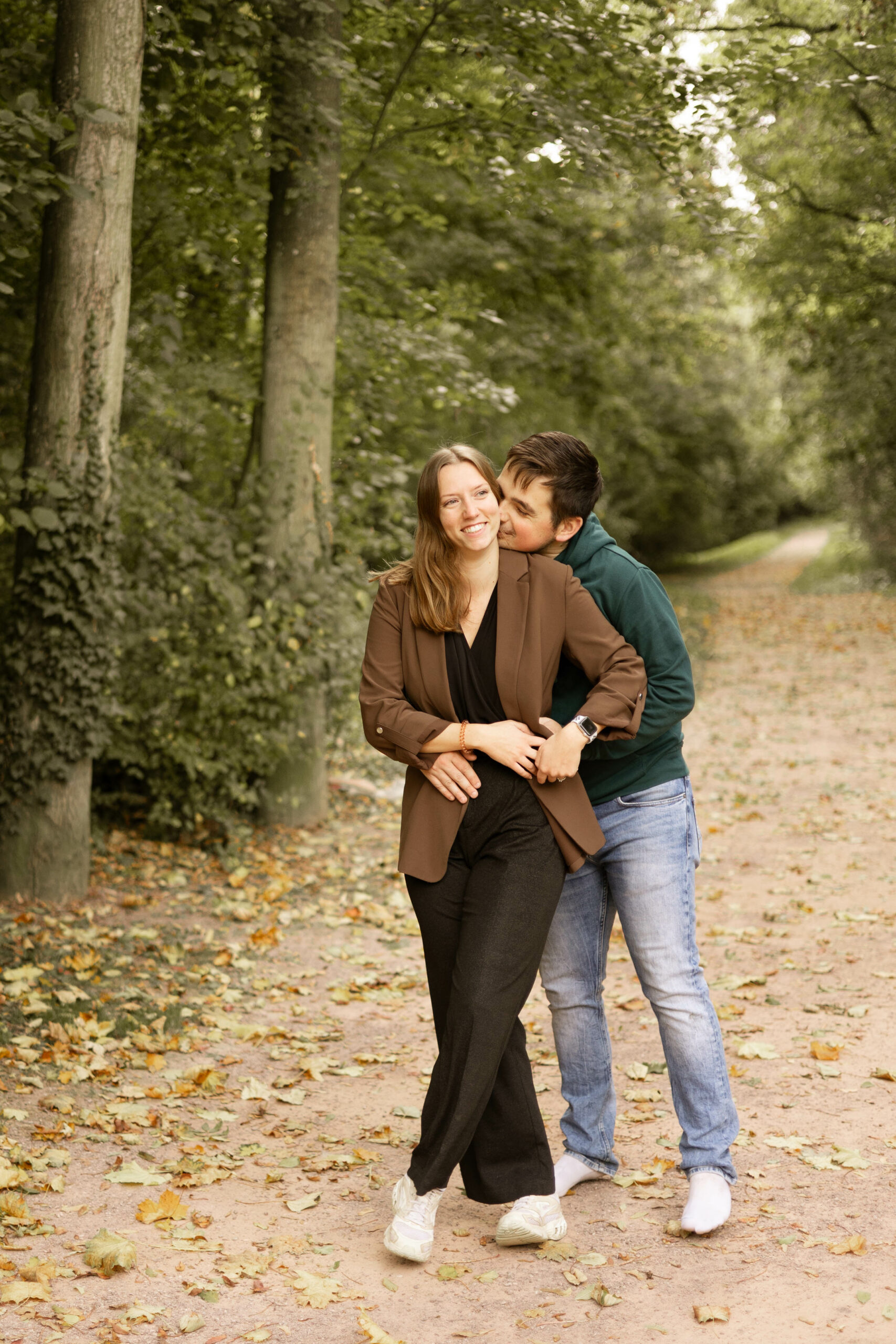 Séance photo en couple Calvados ambiance élégante photographe mariage Normandie